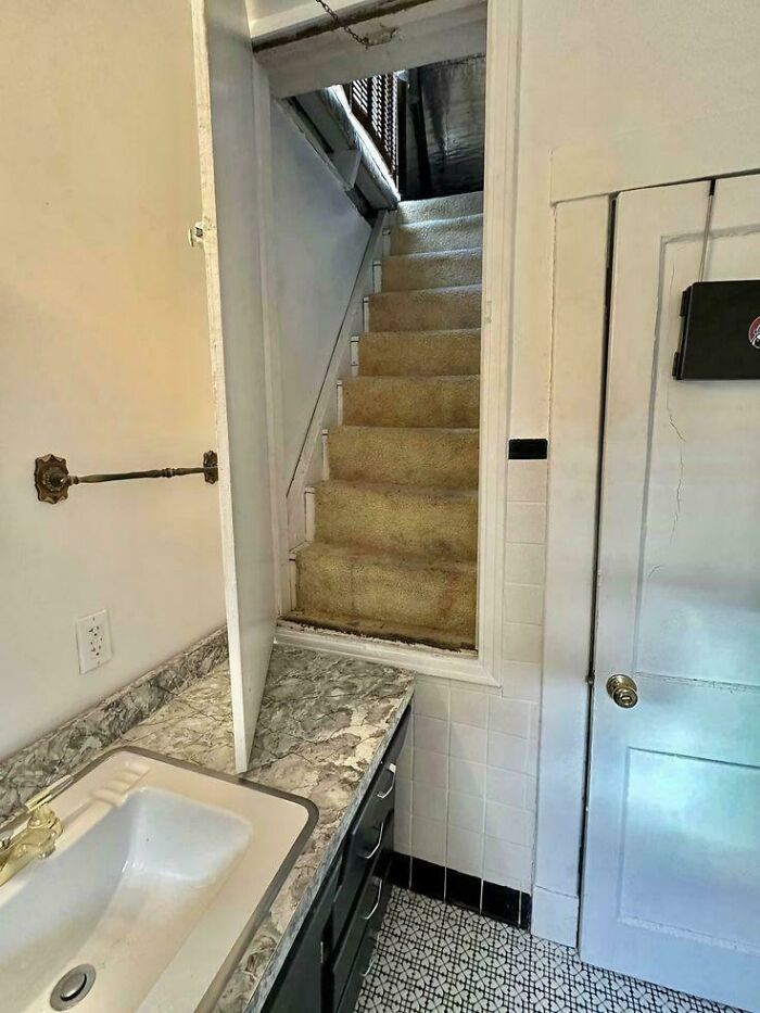 79 Unhinged Real Estate Listings That Should Come With A Trigger Warning 79 Unhinged Real Estate Listings That Should Come With A Trigger Warning