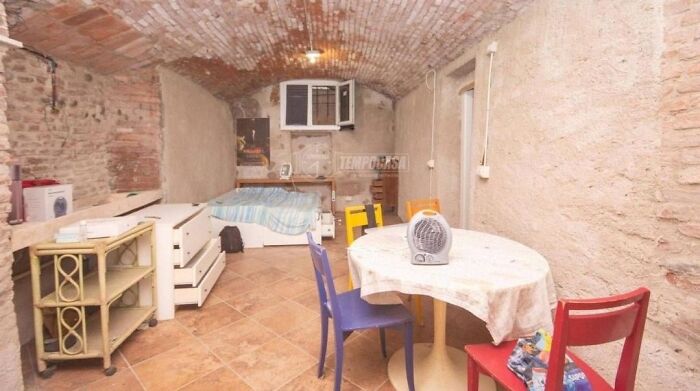 79 Unhinged Real Estate Listings That Should Come With A Trigger Warning 79 Unhinged Real Estate Listings That Should Come With A Trigger Warning