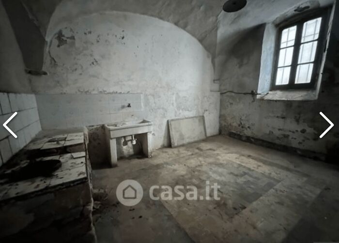 79 Unhinged Real Estate Listings That Should Come With A Trigger Warning 79 Unhinged Real Estate Listings That Should Come With A Trigger Warning