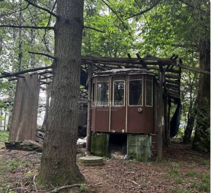 79 Unhinged Real Estate Listings That Should Come With A Trigger Warning 79 Unhinged Real Estate Listings That Should Come With A Trigger Warning