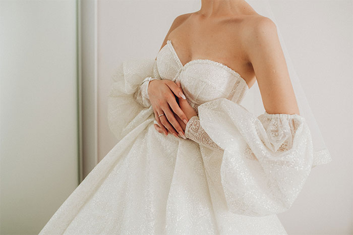 Brother’s Fianc&eacute;e Throws A Full-Blown Tantrum Over A Dress That’s Not Even Hers