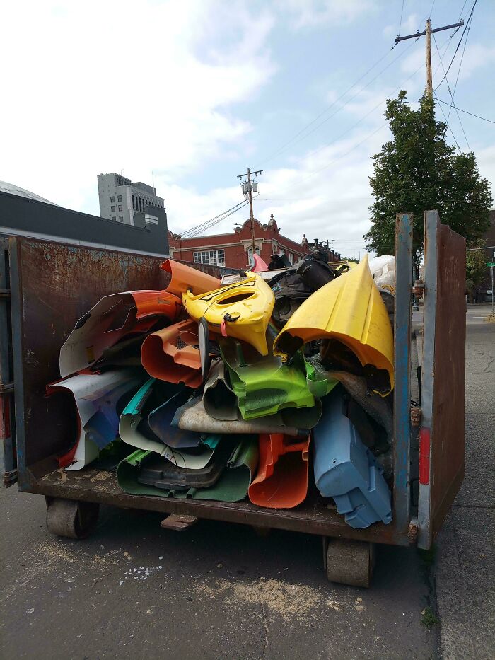 105 Times People Couldn’t Believe Their Luck While Dumpster Diving (New Pics) 105 Times People Couldn’t Believe Their Luck While Dumpster Diving (New Pics)
