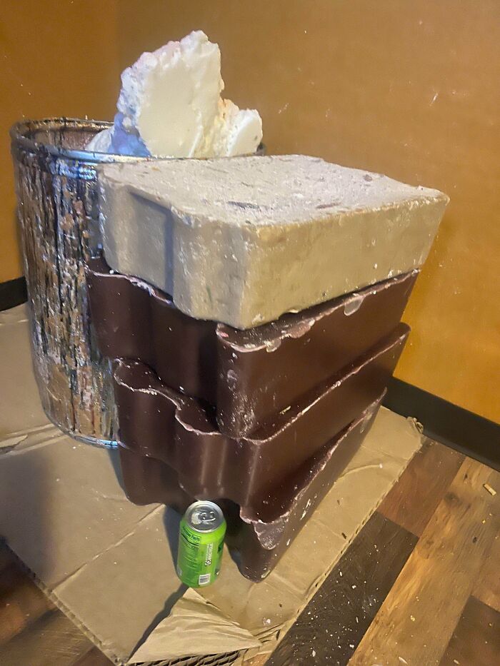 105 Times People Couldn’t Believe Their Luck While Dumpster Diving (New Pics) 105 Times People Couldn’t Believe Their Luck While Dumpster Diving (New Pics)