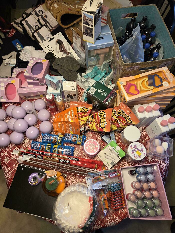 105 Times People Couldn’t Believe Their Luck While Dumpster Diving (New Pics) 105 Times People Couldn’t Believe Their Luck While Dumpster Diving (New Pics)