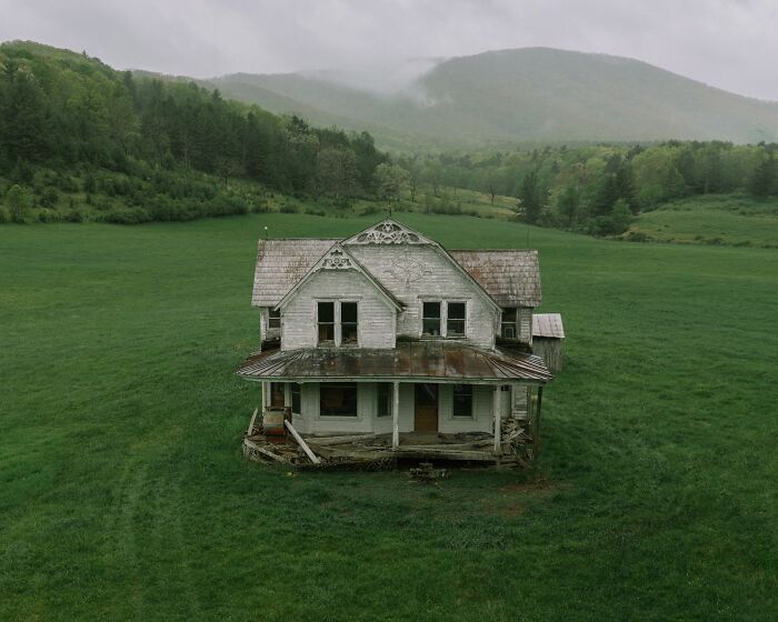55 Eerie Photos Of Abandoned Places And Forgotten Corners Of America By Brendon Burton 55 Eerie Photos Of Abandoned Places And Forgotten Corners Of America By Brendon Burton