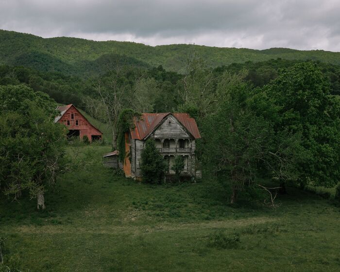 55 Eerie Photos Of Abandoned Places And Forgotten Corners Of America By Brendon Burton 55 Eerie Photos Of Abandoned Places And Forgotten Corners Of America By Brendon Burton