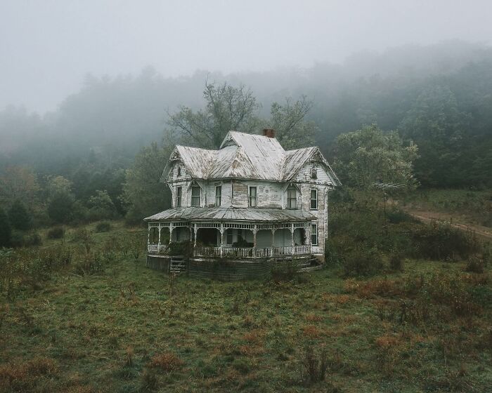 55 Eerie Photos Of Abandoned Places And Forgotten Corners Of America By Brendon Burton 55 Eerie Photos Of Abandoned Places And Forgotten Corners Of America By Brendon Burton