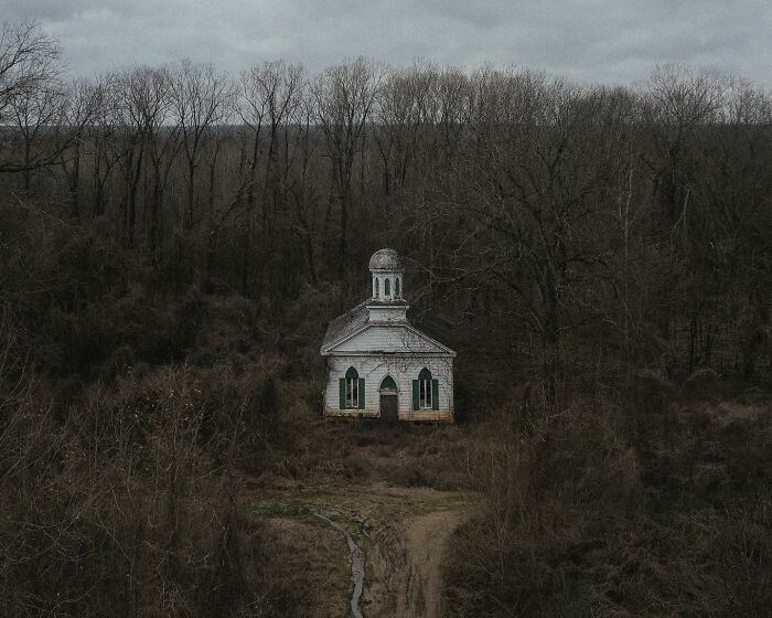 55 Eerie Photos Of Abandoned Places And Forgotten Corners Of America By Brendon Burton 55 Eerie Photos Of Abandoned Places And Forgotten Corners Of America By Brendon Burton