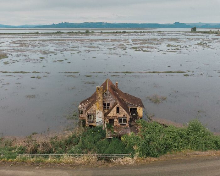 55 Eerie Photos Of Abandoned Places And Forgotten Corners Of America By Brendon Burton 55 Eerie Photos Of Abandoned Places And Forgotten Corners Of America By Brendon Burton
