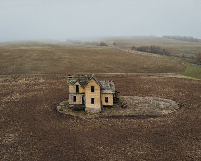 55 Eerie Photos Of Abandoned Places And Forgotten Corners Of America By Brendon Burton 55 Eerie Photos Of Abandoned Places And Forgotten Corners Of America By Brendon Burton