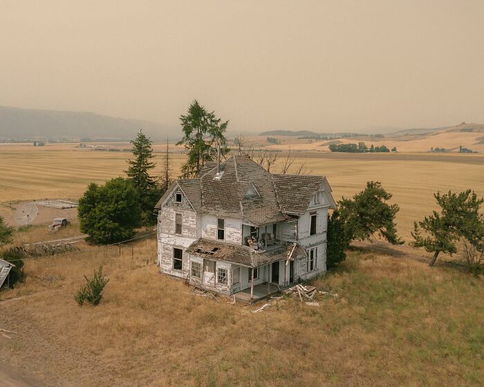 55 Eerie Photos Of Abandoned Places And Forgotten Corners Of America By Brendon Burton 55 Eerie Photos Of Abandoned Places And Forgotten Corners Of America By Brendon Burton