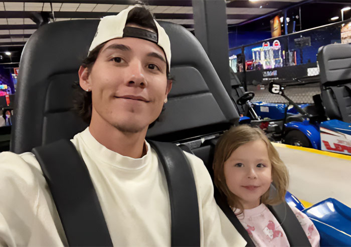 “Male Karen” Faces Karma After Harassing Dad For Helping Daughters In Women’s Restroom And Making Girl Cry “Male Karen” Faces Karma After Harassing Dad For Helping Daughters In Women’s Restroom And Making Girl Cry