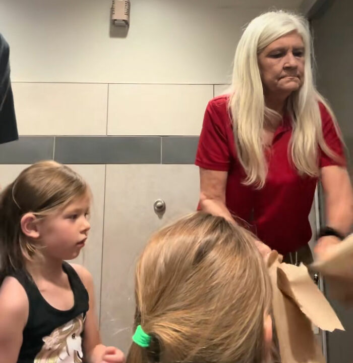 “Male Karen” Faces Karma After Harassing Dad For Helping Daughters In Women’s Restroom And Making Girl Cry “Male Karen” Faces Karma After Harassing Dad For Helping Daughters In Women’s Restroom And Making Girl Cry