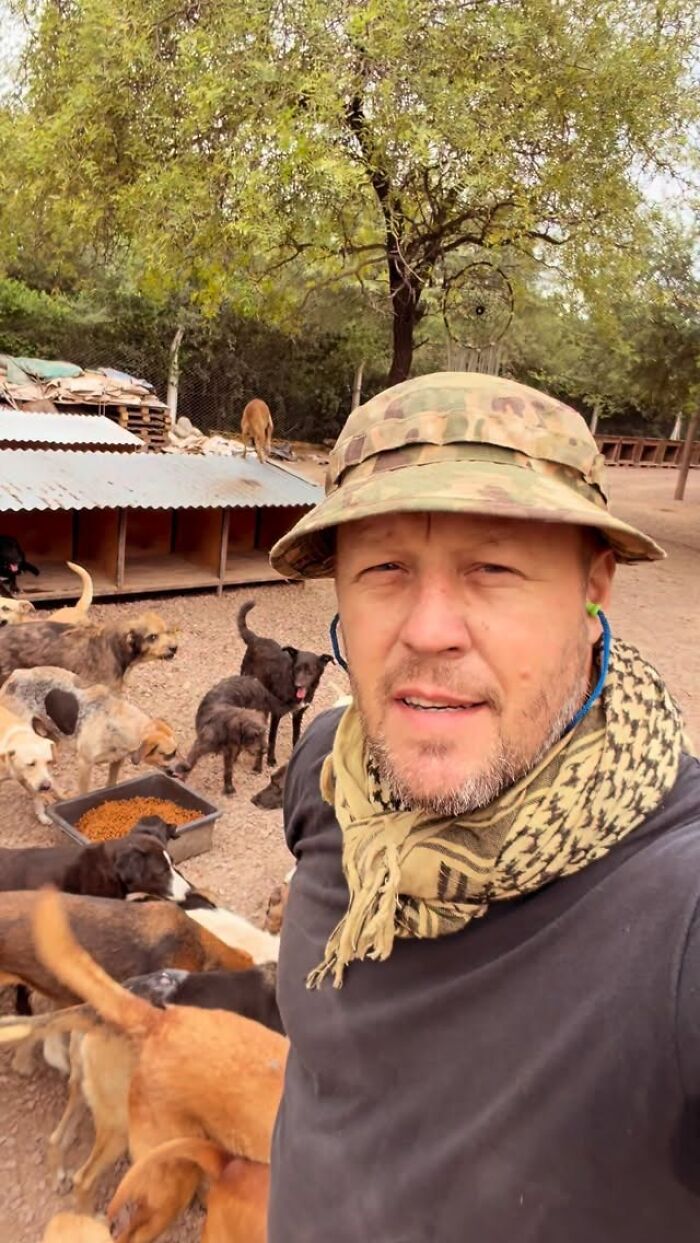 This Man Has Dedicated Years Of His Life To Caring For More Than 600 Rescue Dogs (27 Pics) This Man Has Dedicated Years Of His Life To Caring For More Than 600 Rescue Dogs (27 Pics)