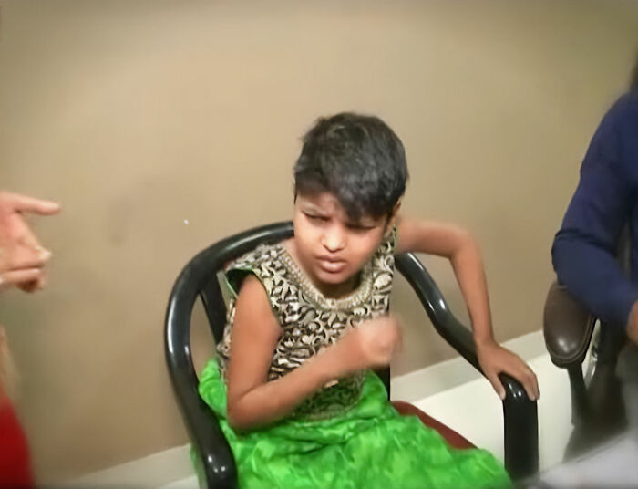 “Mowgli Girl” Who Was Found Wandering The Jungle When She Was Just 8 Years Old Tragically Passes Away At 18 “Mowgli Girl” Who Was Found Wandering The Jungle When She Was Just 8 Years Old Tragically Passes Away At 18