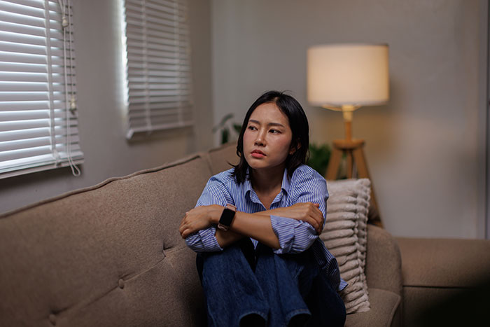 People Are Worried For This Woman Who Finds Husband&rsquo;s Memory Box And It Reveals His Stalkerish Tendencies