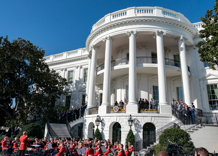 Behind Trump And Melania’s Separate White House Bedroom Doors And A Habit That Left Staff Speechless Behind Trump And Melania’s Separate White House Bedroom Doors And A Habit That Left Staff Speechless