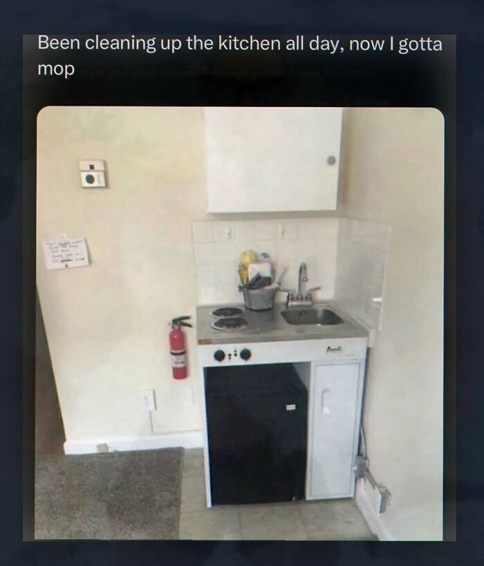 Thousands Of People Follow This Page For Its Chaotic And Unhinged Pics, Here Are 67 Of The Best Ones