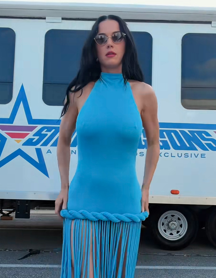 “Implants Going Bad?”: Katy Perry’s Red Carpet Appearance Goes Viral As Fans Zoom In On One Unexpected Detail “Implants Going Bad?”: Katy Perry’s Red Carpet Appearance Goes Viral As Fans Zoom In On One Unexpected Detail