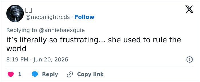 Ariana Grande Sparks Debate After Viral Concert Clip Shows Her “Toddler” Running Across The Stage Ariana Grande Sparks Debate After Viral Concert Clip Shows Her “Toddler” Running Across The Stage