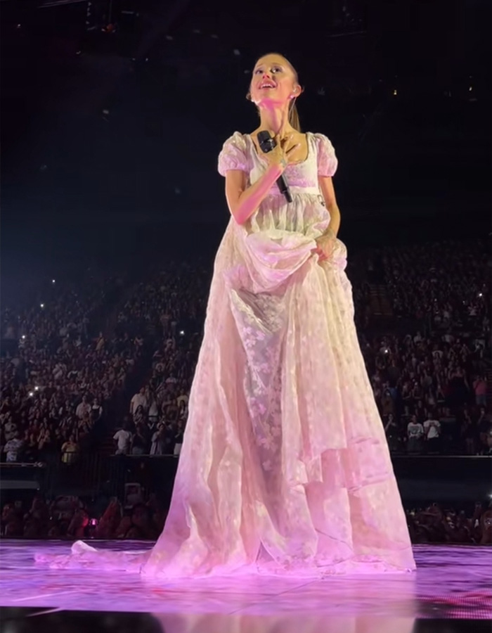 Ariana Grande Sparks Debate After Viral Concert Clip Shows Her “Toddler” Running Across The Stage Ariana Grande Sparks Debate After Viral Concert Clip Shows Her “Toddler” Running Across The Stage
