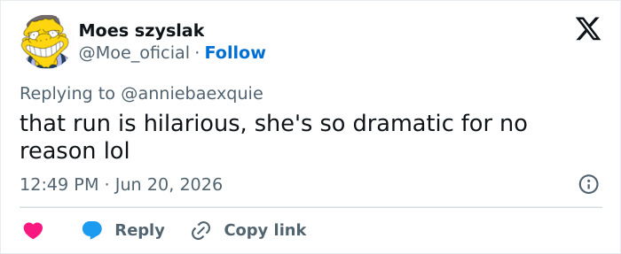 Ariana Grande Sparks Debate After Viral Concert Clip Shows Her “Toddler” Running Across The Stage Ariana Grande Sparks Debate After Viral Concert Clip Shows Her “Toddler” Running Across The Stage