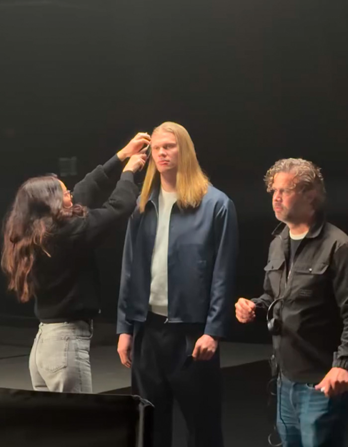 Norwegian Soccer Star’s Hair Sparks Hilarious Comparisons As Fans Demand To Know His Hair Care Secrets Norwegian Soccer Star’s Hair Sparks Hilarious Comparisons As Fans Demand To Know His Hair Care Secrets