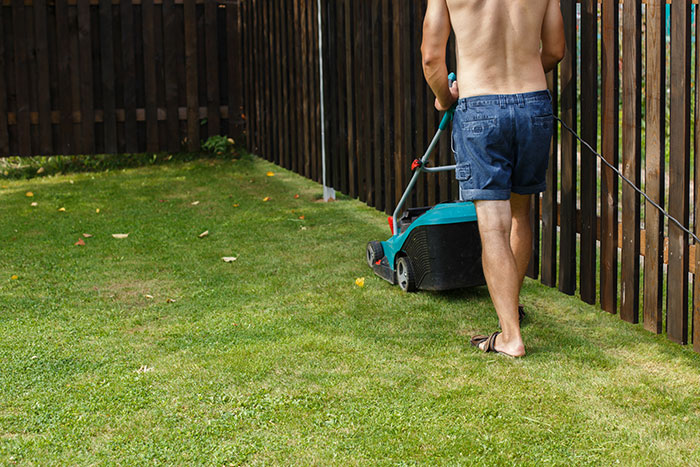 Insecure Neighbor Shocks Guy With His Audacity, Comes Up With A Plan To Annoy Him Even More