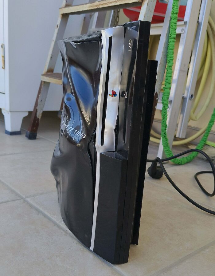 74 Electronics Fails That Would Make You Want To Treat The IT Guy With A Little More Respect 74 Electronics Fails That Would Make You Want To Treat The IT Guy With A Little More Respect