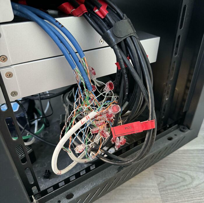 74 Electronics Fails That Would Make You Want To Treat The IT Guy With A Little More Respect 74 Electronics Fails That Would Make You Want To Treat The IT Guy With A Little More Respect