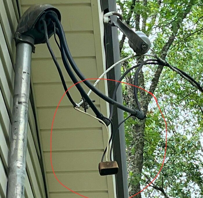 74 Electronics Fails That Would Make You Want To Treat The IT Guy With A Little More Respect 74 Electronics Fails That Would Make You Want To Treat The IT Guy With A Little More Respect