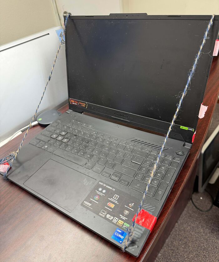 74 Electronics Fails That Would Make You Want To Treat The IT Guy With A Little More Respect 74 Electronics Fails That Would Make You Want To Treat The IT Guy With A Little More Respect