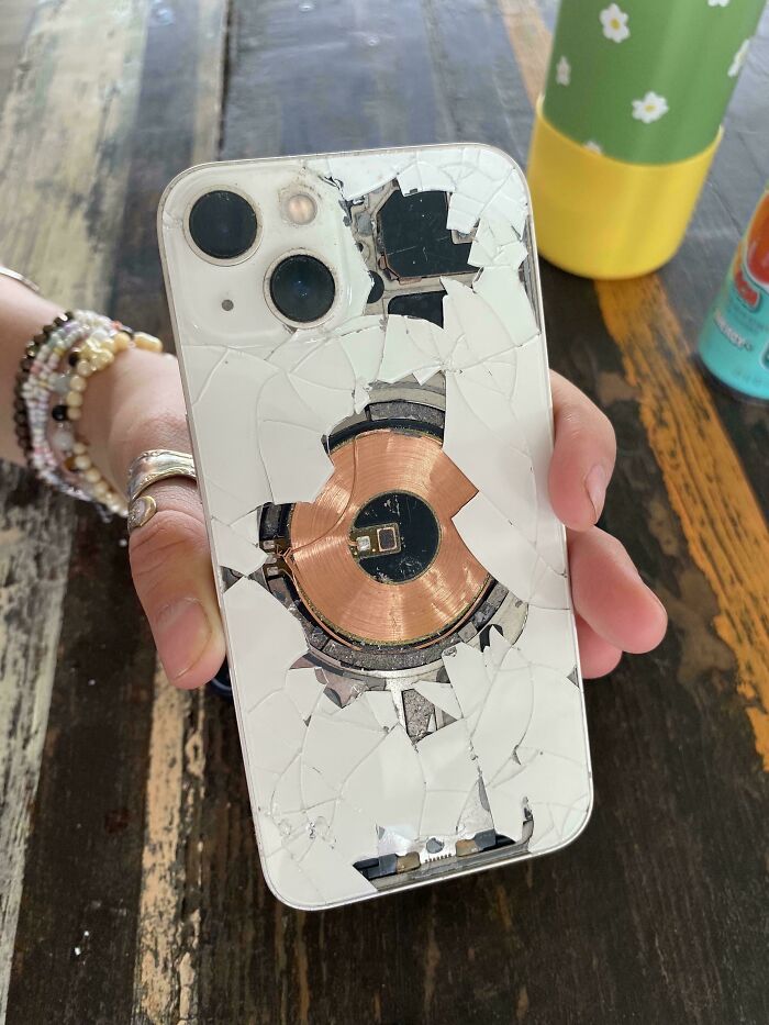 74 Electronics Fails That Would Make You Want To Treat The IT Guy With A Little More Respect 74 Electronics Fails That Would Make You Want To Treat The IT Guy With A Little More Respect
