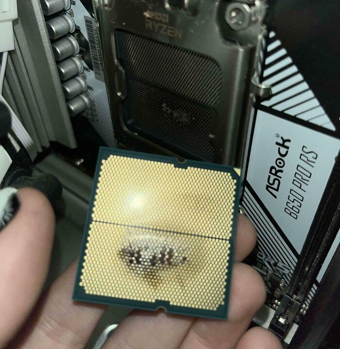 74 Electronics Fails That Would Make You Want To Treat The IT Guy With A Little More Respect 74 Electronics Fails That Would Make You Want To Treat The IT Guy With A Little More Respect