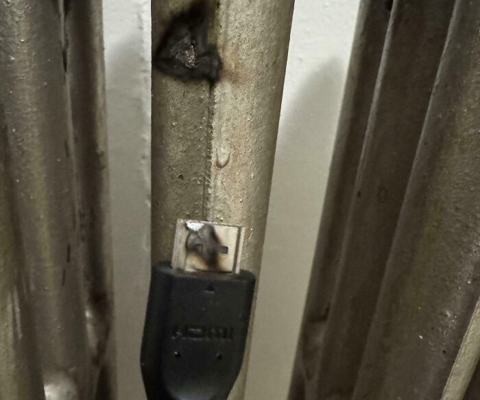 74 Electronics Fails That Would Make You Want To Treat The IT Guy With A Little More Respect 74 Electronics Fails That Would Make You Want To Treat The IT Guy With A Little More Respect