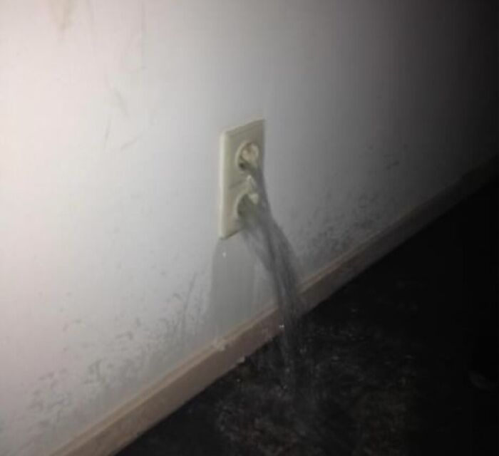 74 Electronics Fails That Would Make You Want To Treat The IT Guy With A Little More Respect 74 Electronics Fails That Would Make You Want To Treat The IT Guy With A Little More Respect
