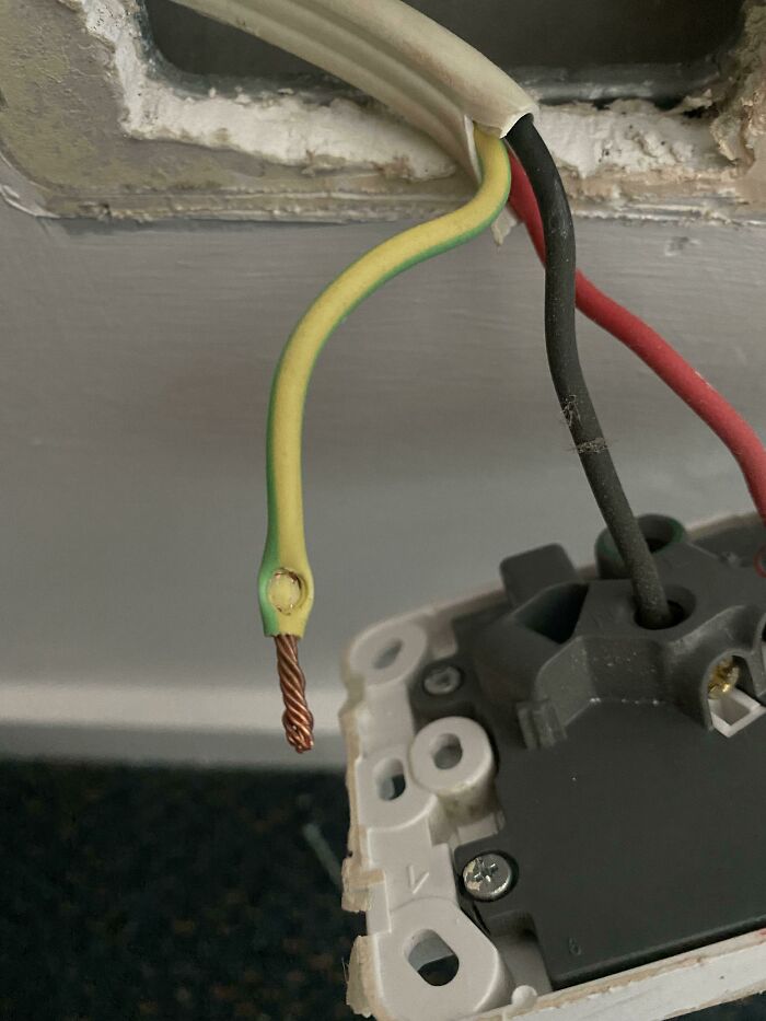 74 Electronics Fails That Would Make You Want To Treat The IT Guy With A Little More Respect 74 Electronics Fails That Would Make You Want To Treat The IT Guy With A Little More Respect