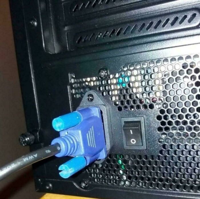 74 Electronics Fails That Would Make You Want To Treat The IT Guy With A Little More Respect 74 Electronics Fails That Would Make You Want To Treat The IT Guy With A Little More Respect