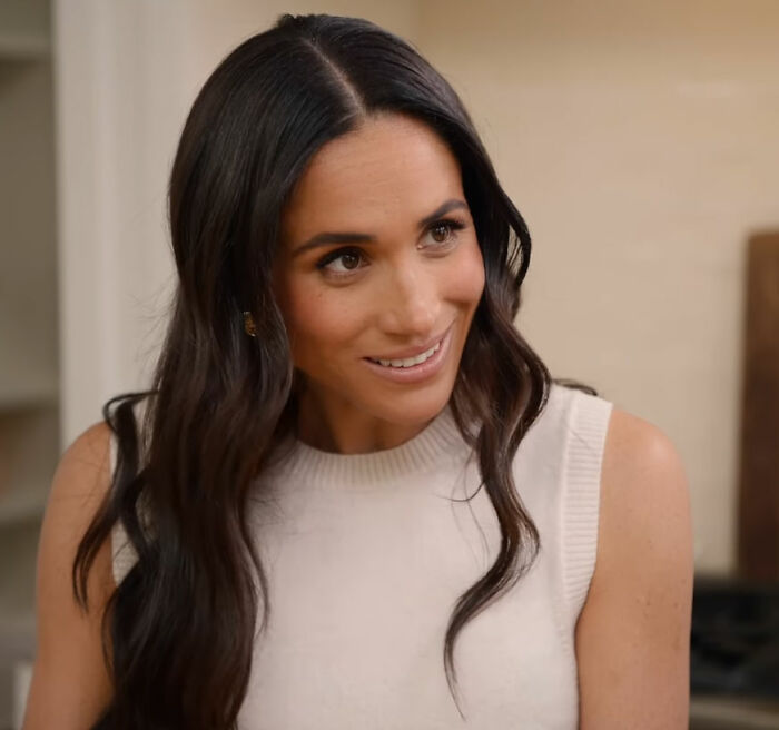 Meghan Markle’s Father’s Day Post Intensifies Concern For Her Kids After Fans Notice Item Lilibet Is Wearing Meghan Markle’s Father’s Day Post Intensifies Concern For Her Kids After Fans Notice Item Lilibet Is Wearing