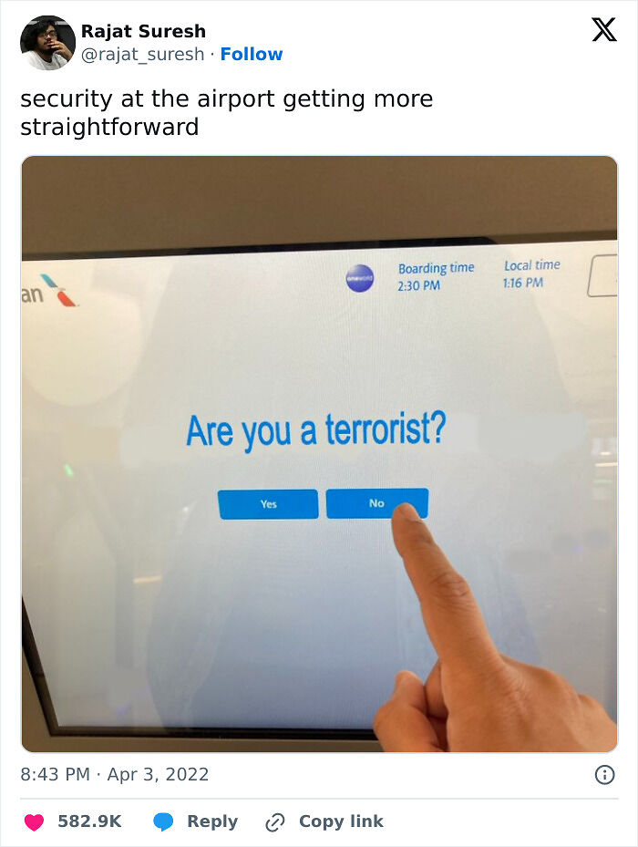 54 Times Airports Were The Most Chaotic Place On The Planet, And We Have The Photos To Prove It 54 Times Airports Were The Most Chaotic Place On The Planet, And We Have The Photos To Prove It