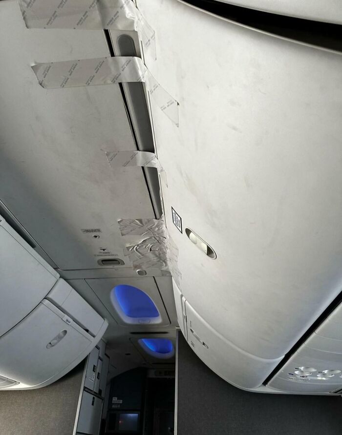 54 Times Airports Were The Most Chaotic Place On The Planet, And We Have The Photos To Prove It 54 Times Airports Were The Most Chaotic Place On The Planet, And We Have The Photos To Prove It
