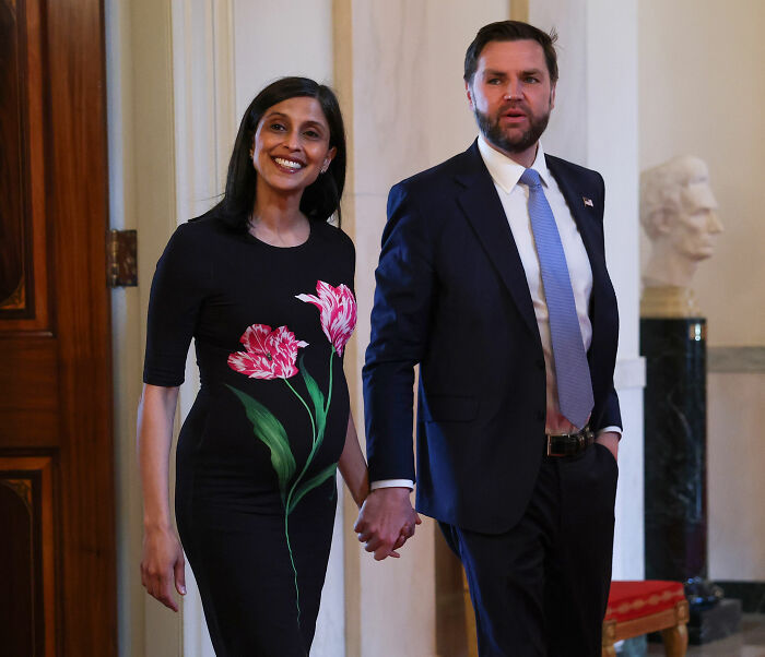 JD Vance “Humiliates” Wife Usha With Another Confession About Marriage: “Why Is She Putting Up With This?” JD Vance “Humiliates” Wife Usha With Another Confession About Marriage: “Why Is She Putting Up With This?”