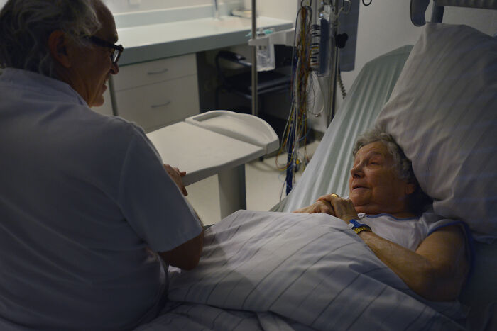 Nurses Still Have No Explanation To These 40 Things That Happened With Their Patients Nurses Still Have No Explanation To These 40 Things That Happened With Their Patients