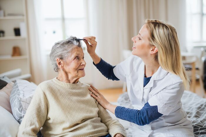 Nurses Still Have No Explanation To These 40 Things That Happened With Their Patients Nurses Still Have No Explanation To These 40 Things That Happened With Their Patients