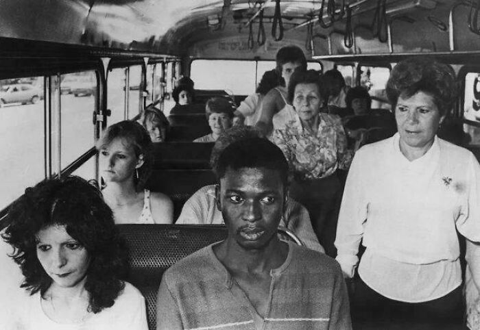 95 Photos That Got People Saying ‘Damn, That’s Interesting’ 95 Photos That Got People Saying ‘Damn, That’s Interesting’