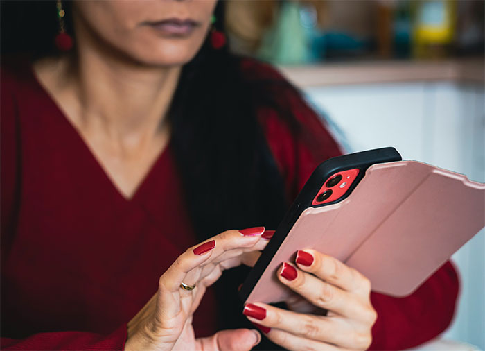 Woman Is Told To Leave Home After Refusing To Follow One Rule Woman Is Told To Leave Home After Refusing To Follow One Rule
