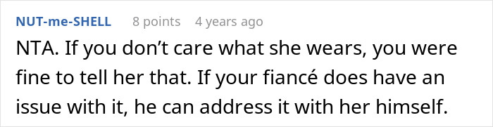 Woman Confused About Fiancé’s Reaction To His Mom’s Dress For Their Wedding, He Comes To Explain Woman Confused About Fiancé’s Reaction To His Mom’s Dress For Their Wedding, He Comes To Explain