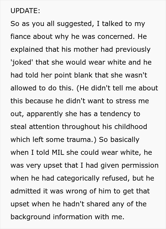 Woman Confused About Fiancé’s Reaction To His Mom’s Dress For Their Wedding, He Comes To Explain Woman Confused About Fiancé’s Reaction To His Mom’s Dress For Their Wedding, He Comes To Explain