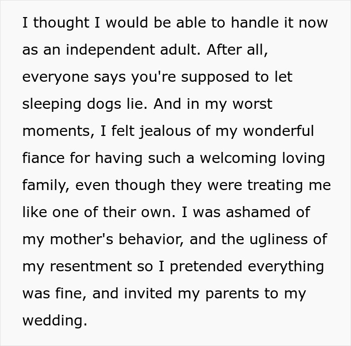 Woman Confused About Fiancé’s Reaction To His Mom’s Dress For Their Wedding, He Comes To Explain Woman Confused About Fiancé’s Reaction To His Mom’s Dress For Their Wedding, He Comes To Explain