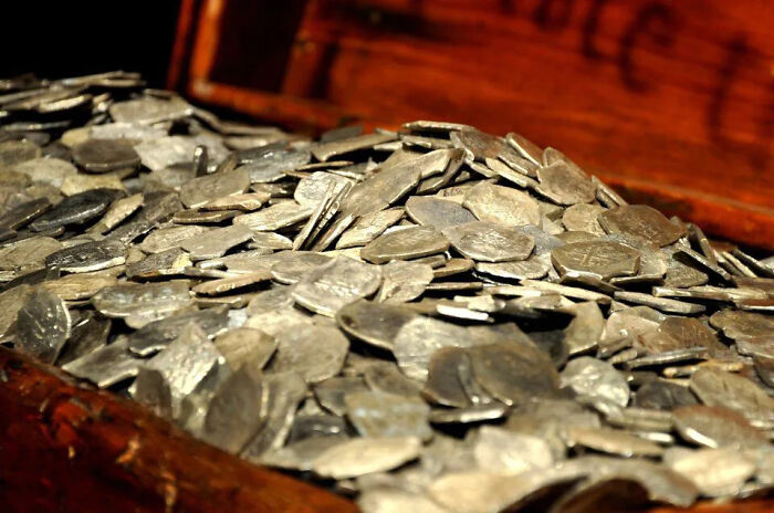 A History Researcher Reveals 20 Lost Treasures Worth Billions That Have Never Been Found A History Researcher Reveals 20 Lost Treasures Worth Billions That Have Never Been Found